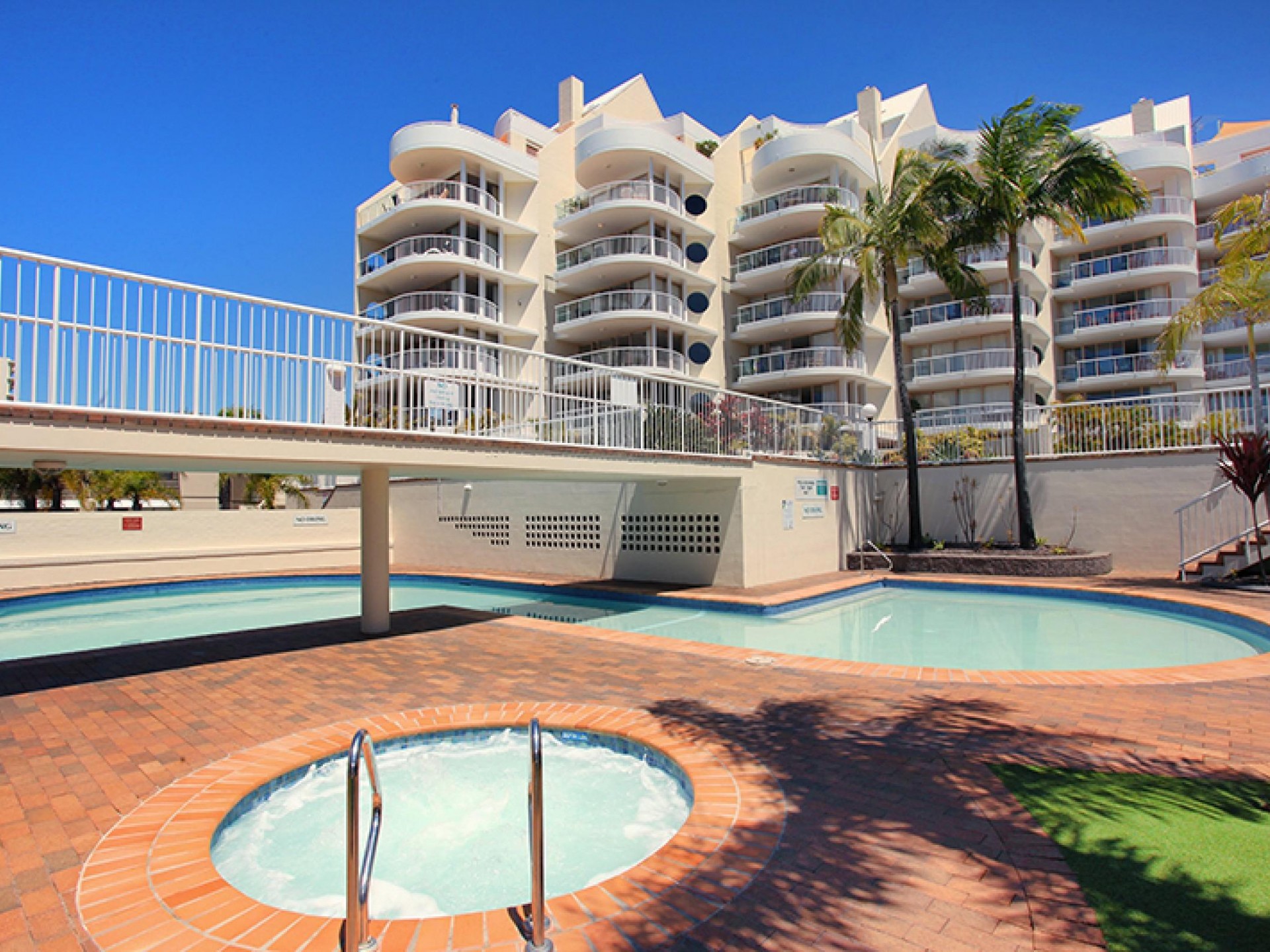 Large 2 Bedroom with Great Ocean Views