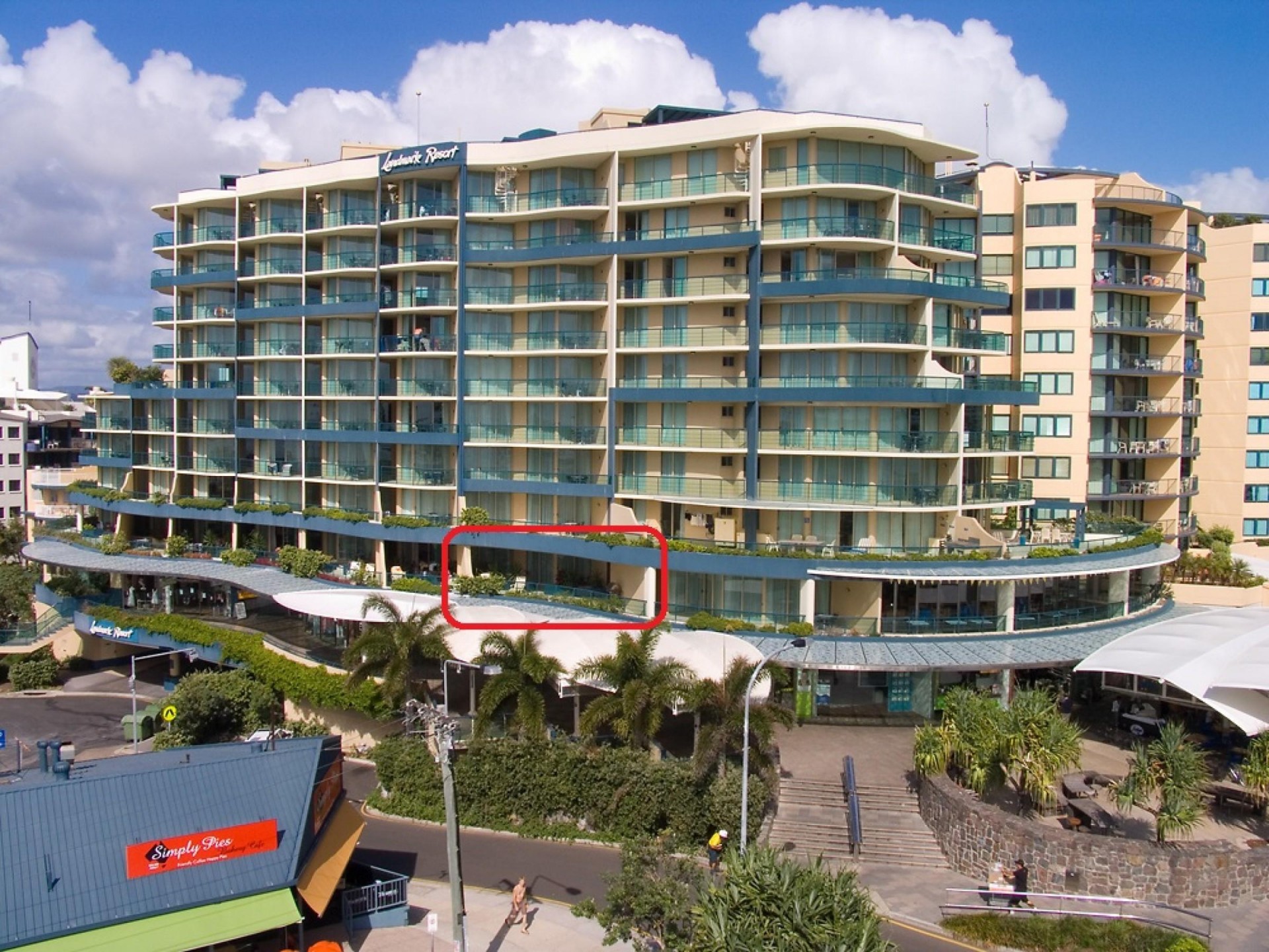Huge Terraced Apartment Opposite Beach