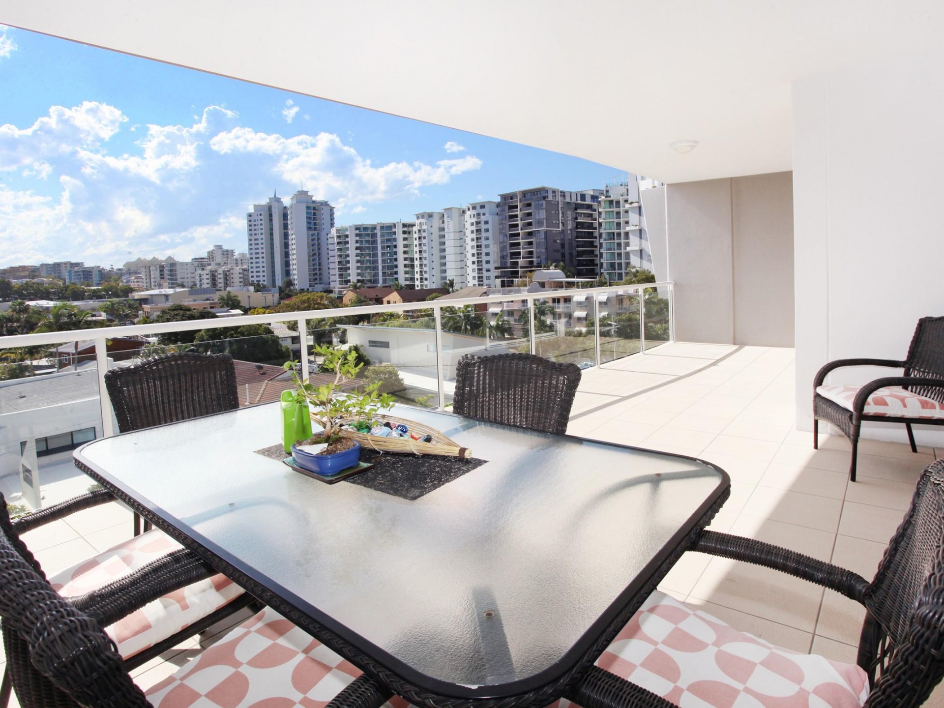 PANDANUS - IRREPLACEABLE - SPACIOUS 3 BEDROOM APARTMENT