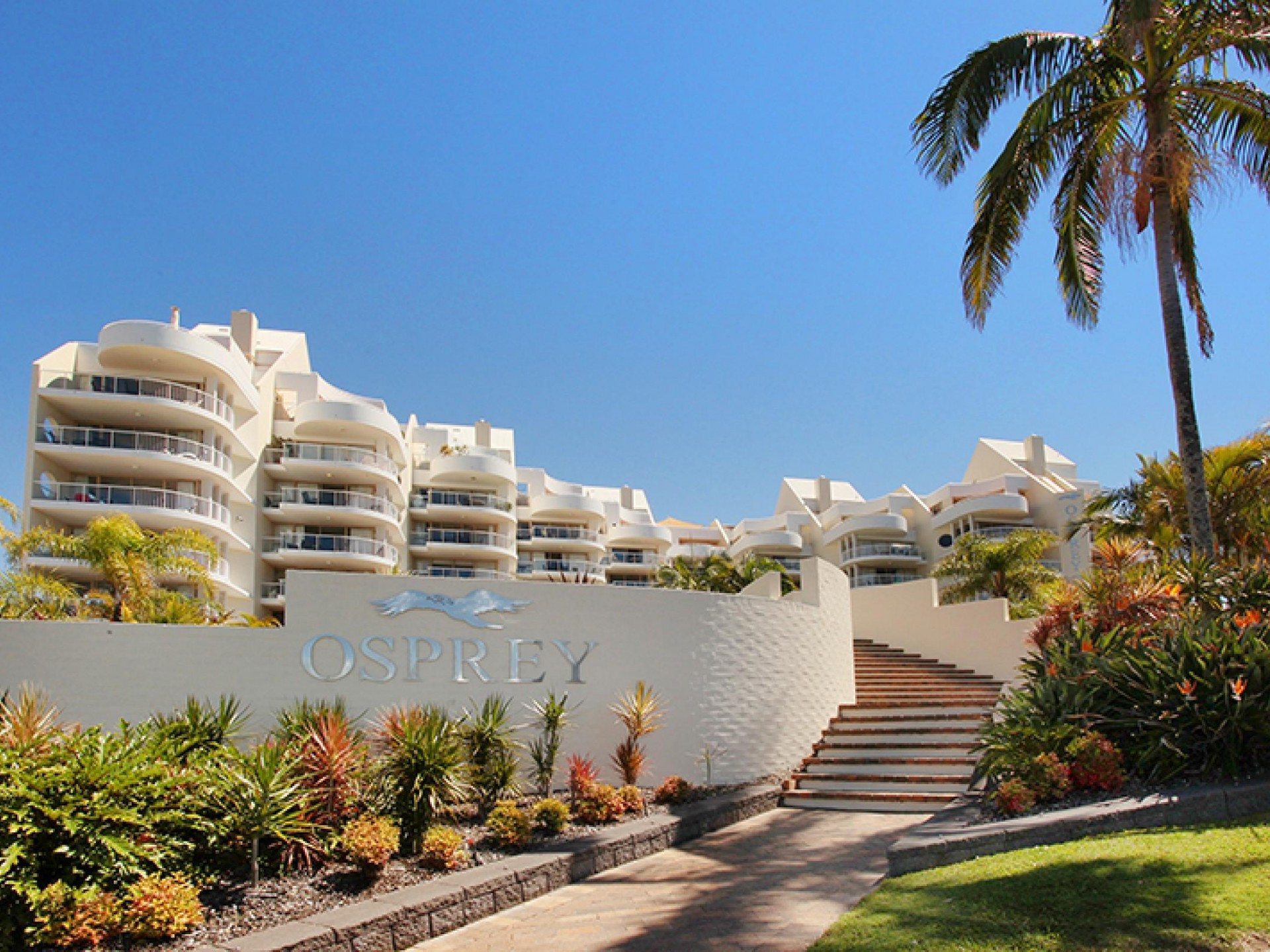 SPACIOUS 2 BEDROOM GARDEN LEVEL UNIT