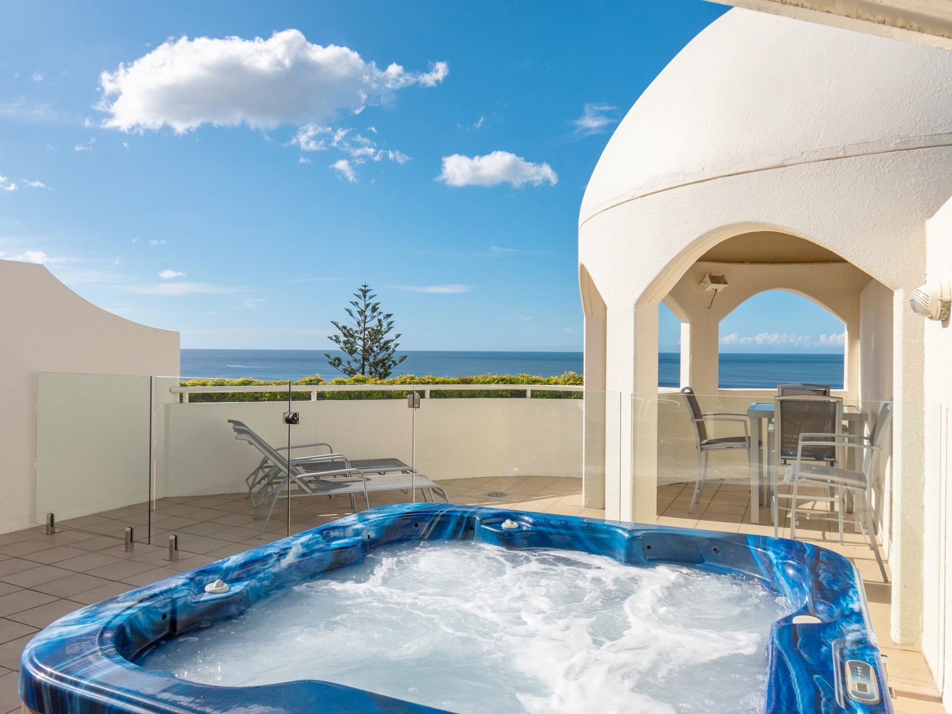 SOLD BY SIMON GUILFOYLE